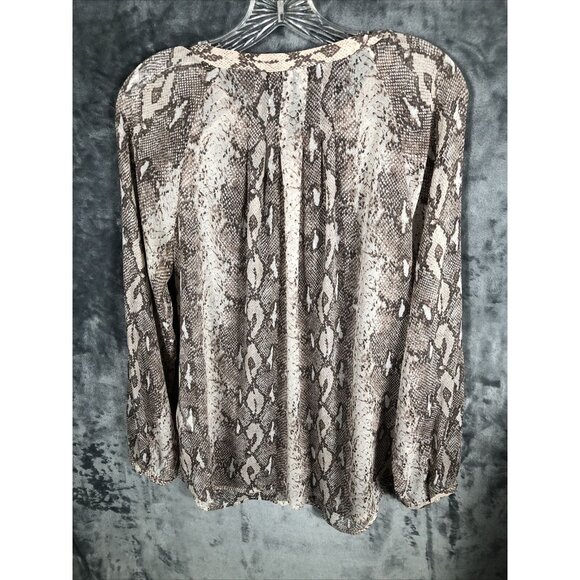 Banana Republic Blouse Women’s Animal Print Blouse Henley Snake Sheer SZ Medium - Picture 12 of 16